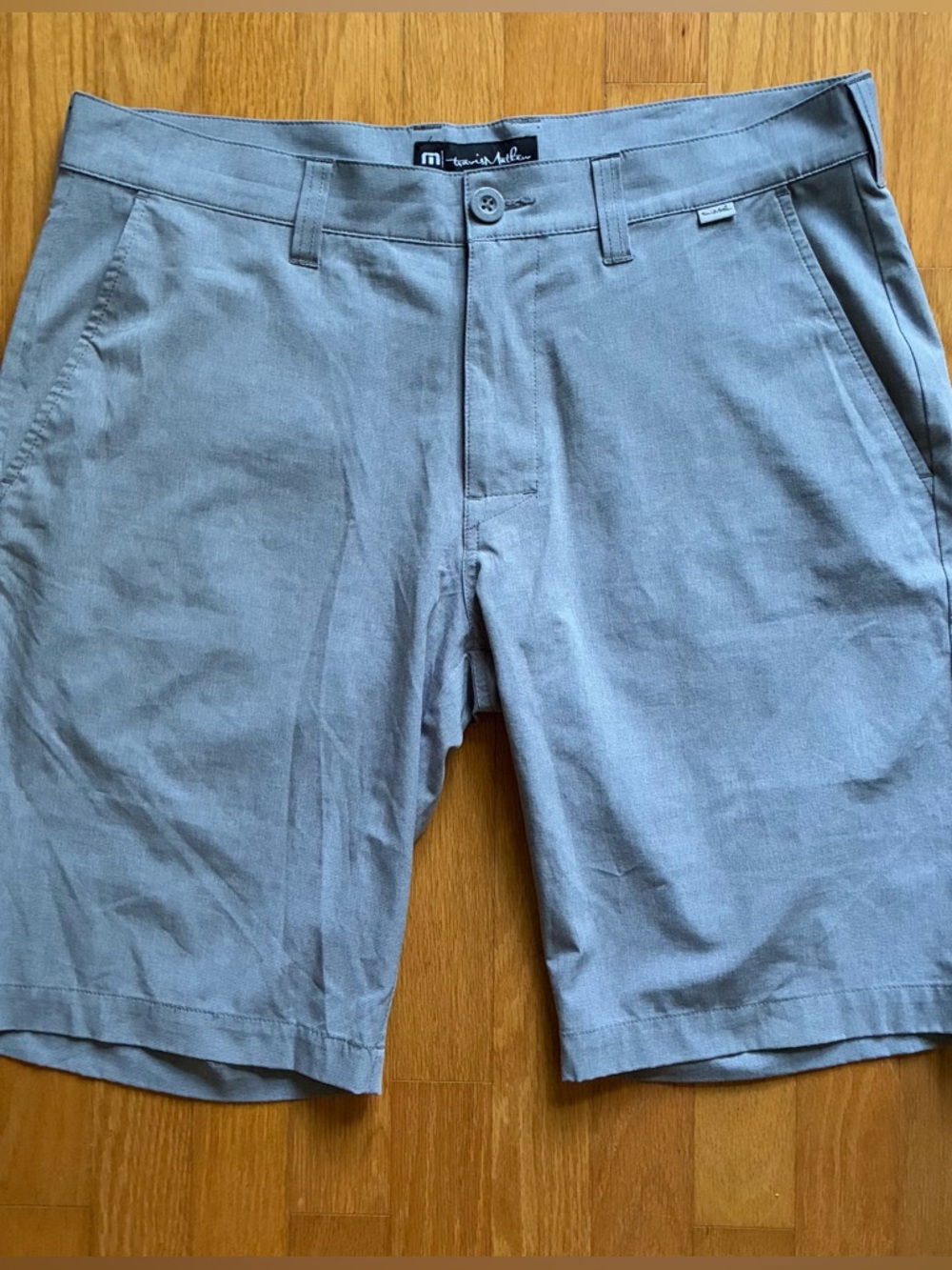 Travis Mathew Gray Chino Flat Front Golf Shorts Mens Size 32 Lightweight Sporty